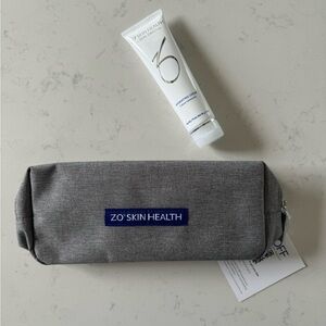 Zo Skin Health by Zein Obagi Hydrating Crème 2oz w/travel bag